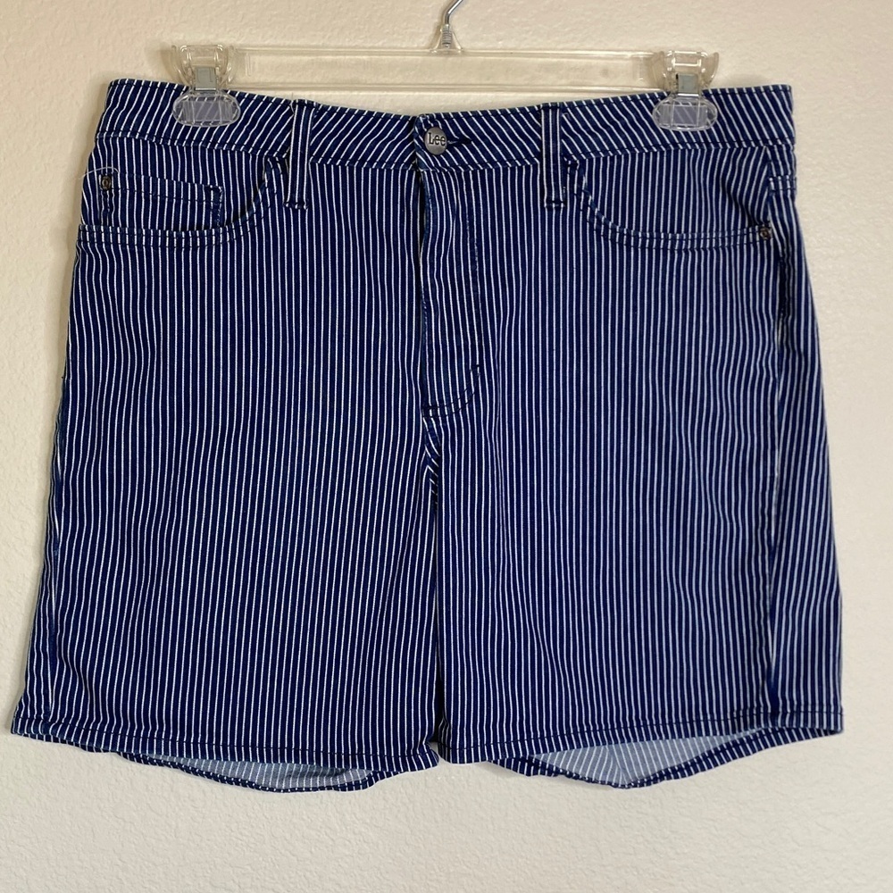 Vintage Lee denim shorts women’s 16 blue stripe EUC